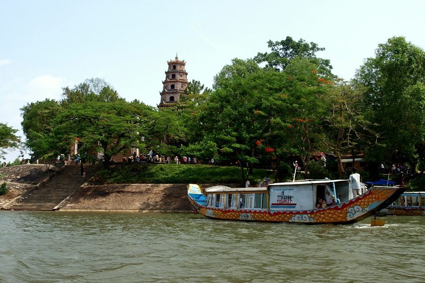 Hue Huong river