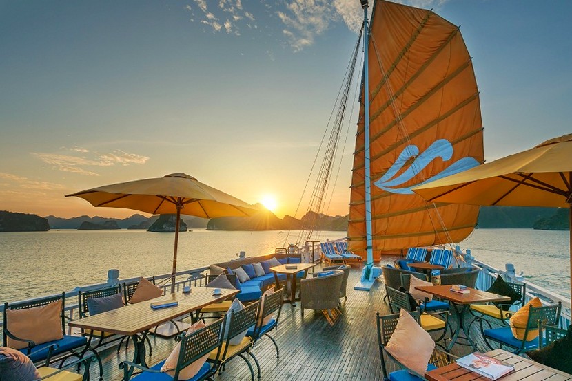 Paradise Cruise Halong Bay Sundesk