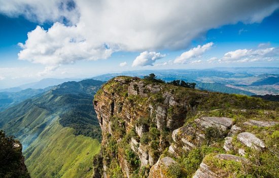 Pha Luong peak in Moc Chau, ‪Vietnam