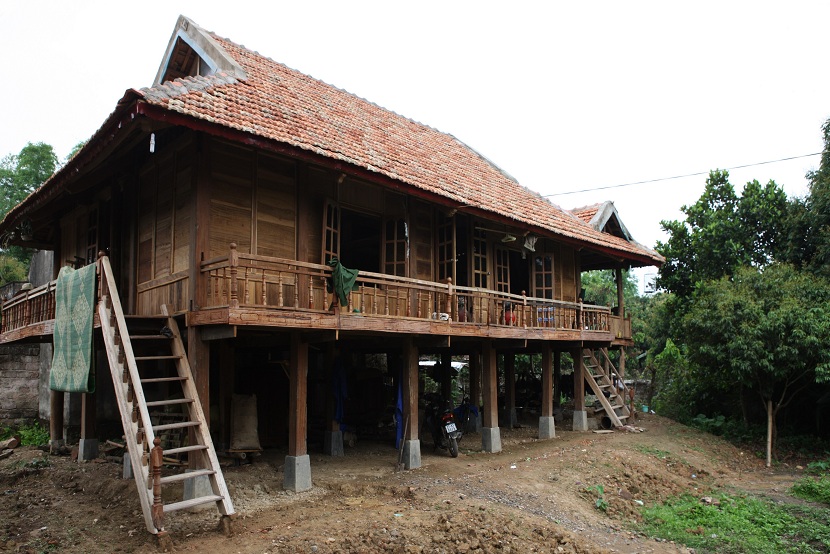 Thai Stilt house 1