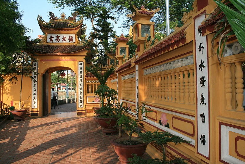 Tran Quoc pagoda in Hanoi