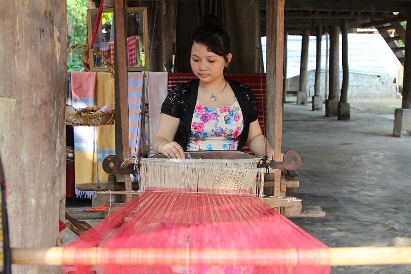 Van Phuc silk village