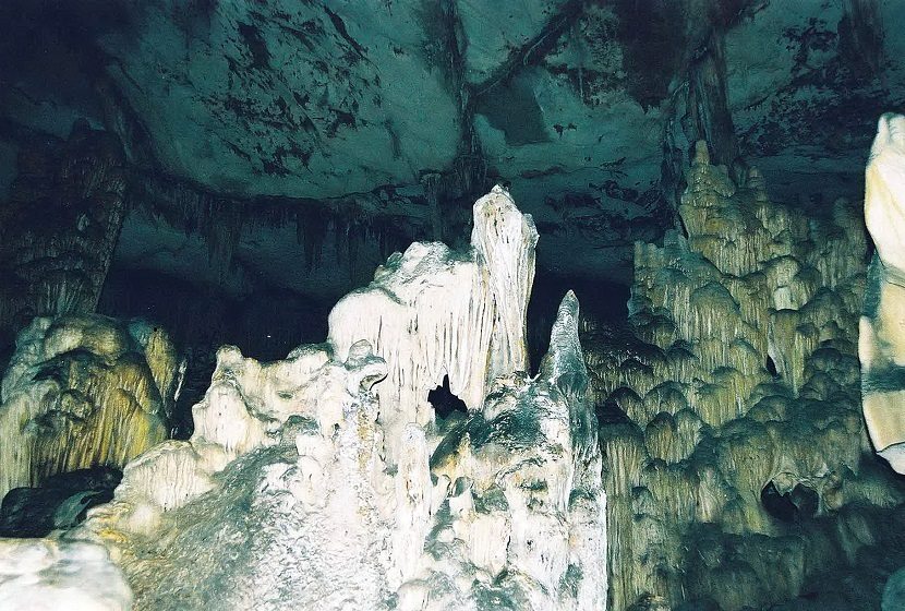 Van Trinh Marble Cave in Ninh Binh 