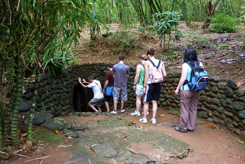 Vinh Moc tunnels