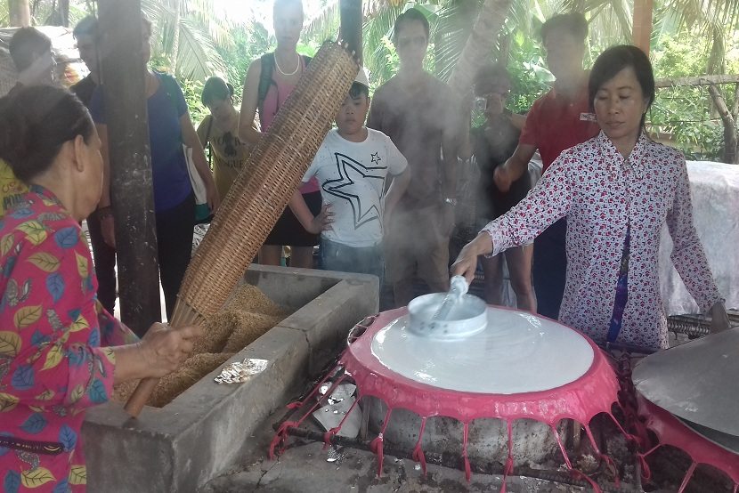 Rice noodle factory 