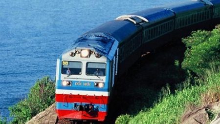 How to travel around Vietnam by train