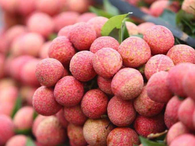 Top 6 strange Vietnamese fruits and how to eat them