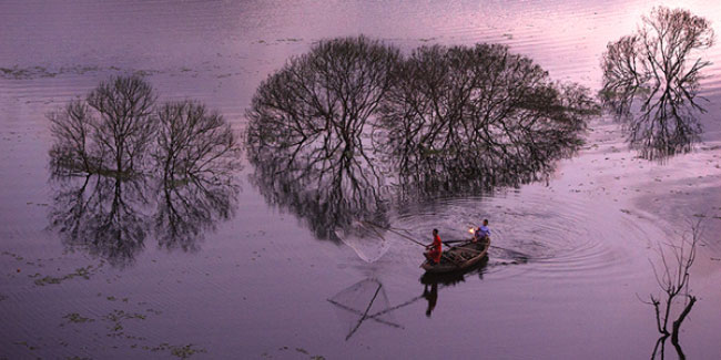 Ideal destinations in Lao Cai for the most amazing photos: Dong Tuyen Lake