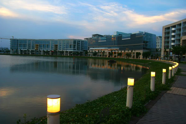 Ho Ban Nguyet Park – Anh Sao Bridge