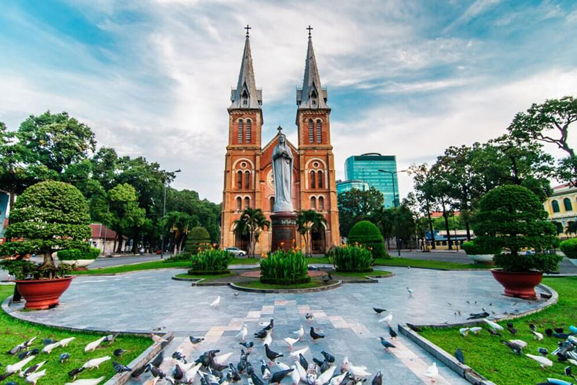 notre-dame-cathedral-ho-chi-minh