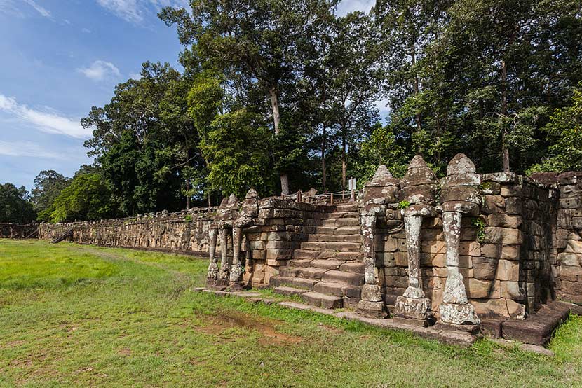 terrace-of-the-elephants-campuchia