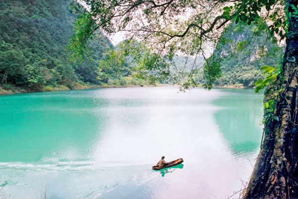Thang Hen Lake