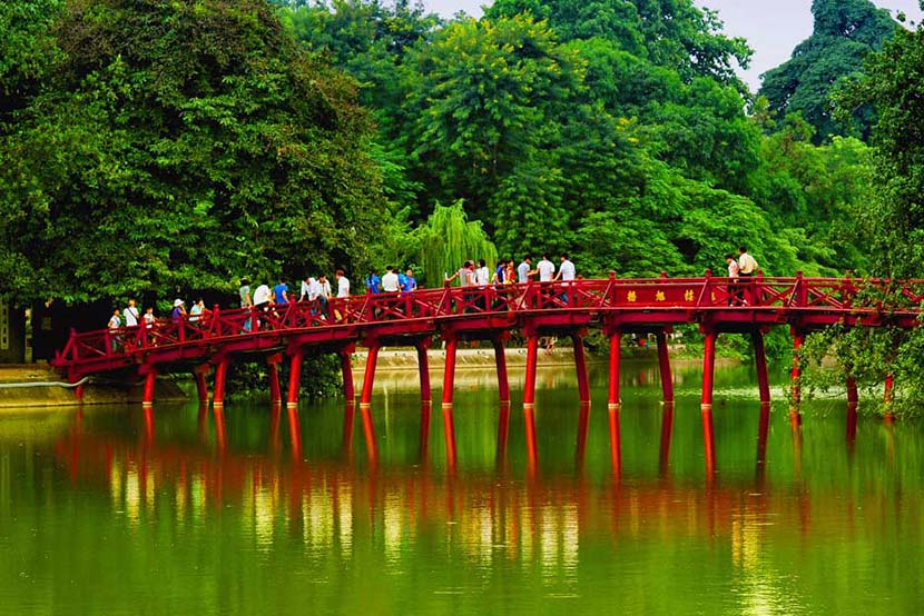 the-huc-brigde-hanoi