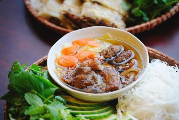 Bun Cha – Vermicelli with grilled pork 