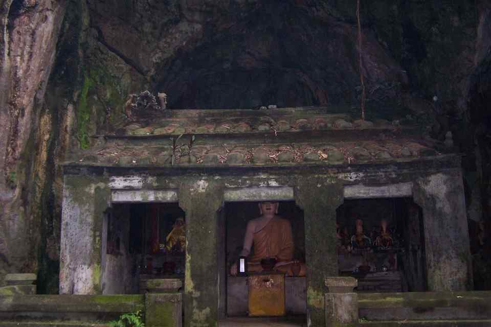 Tang Chon Cave
