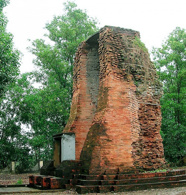 Vinh Hung ancient tower of Bac Lieu