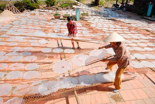 A beautiful view of "banh trang" My Long in Ben Tre