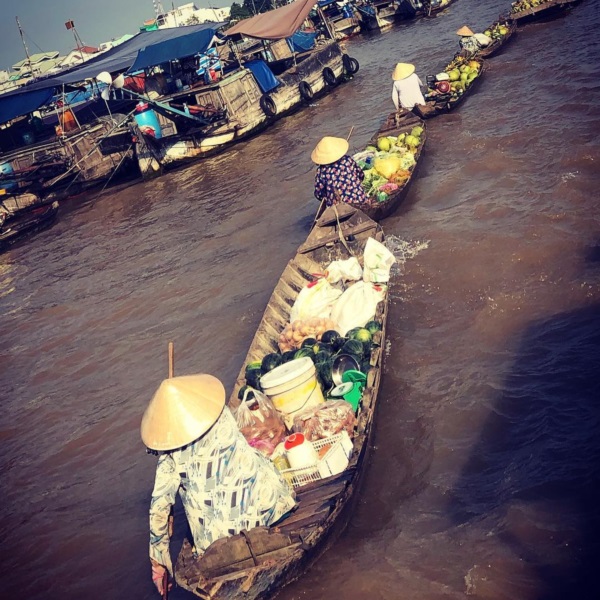 Long Xuyen Floating Market - What to Discover in the Mekong Delta