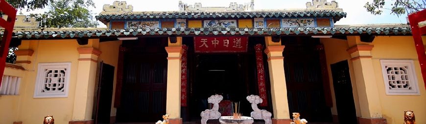 Van Thanh Mieu Temple – Top Things To Do in Vinh Long 