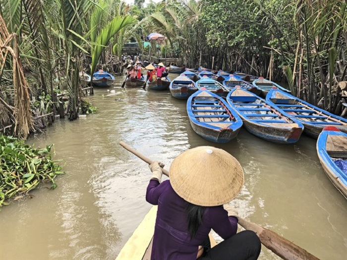 Down the river to Phung Islet