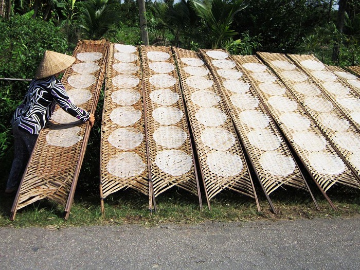 The long rows of rice paper cakes in the village
