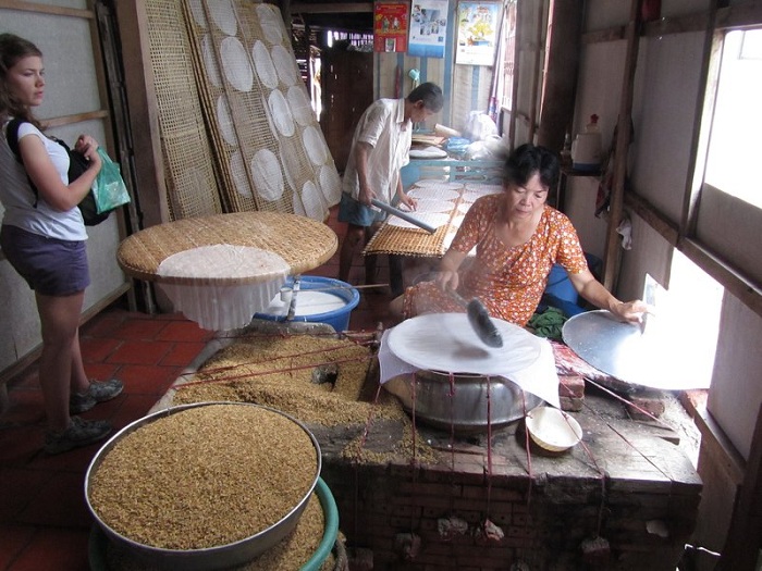 Rice paper cake making