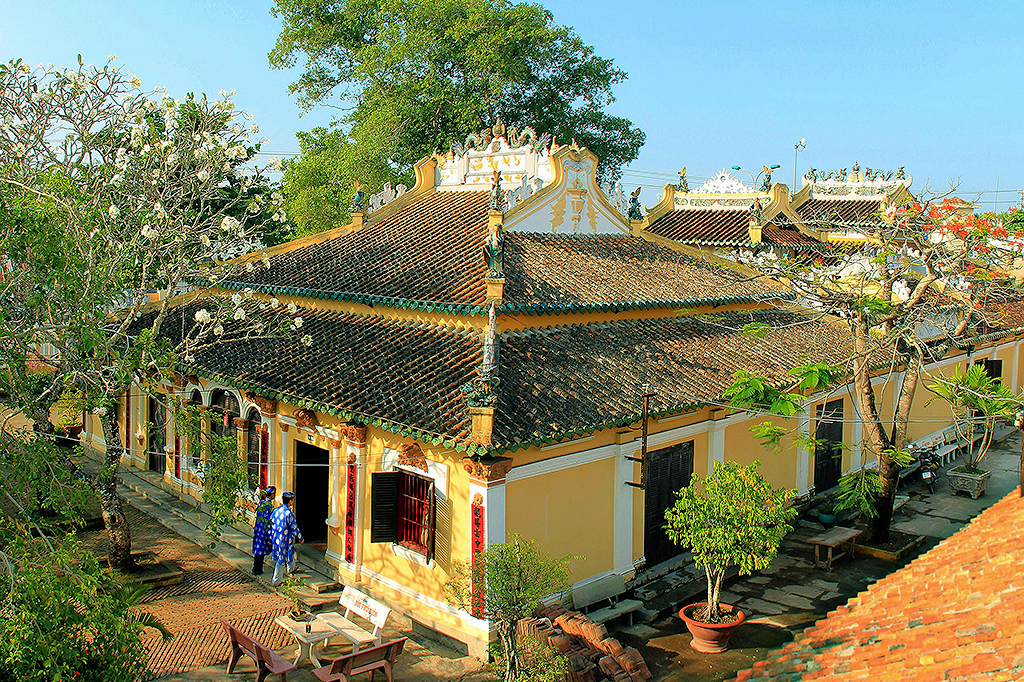 Bình Thủy Temple 