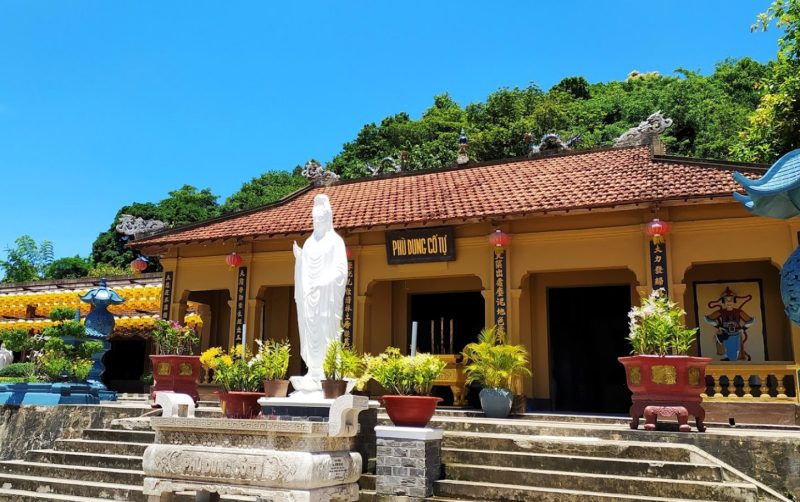 Phù Dung Pagoda