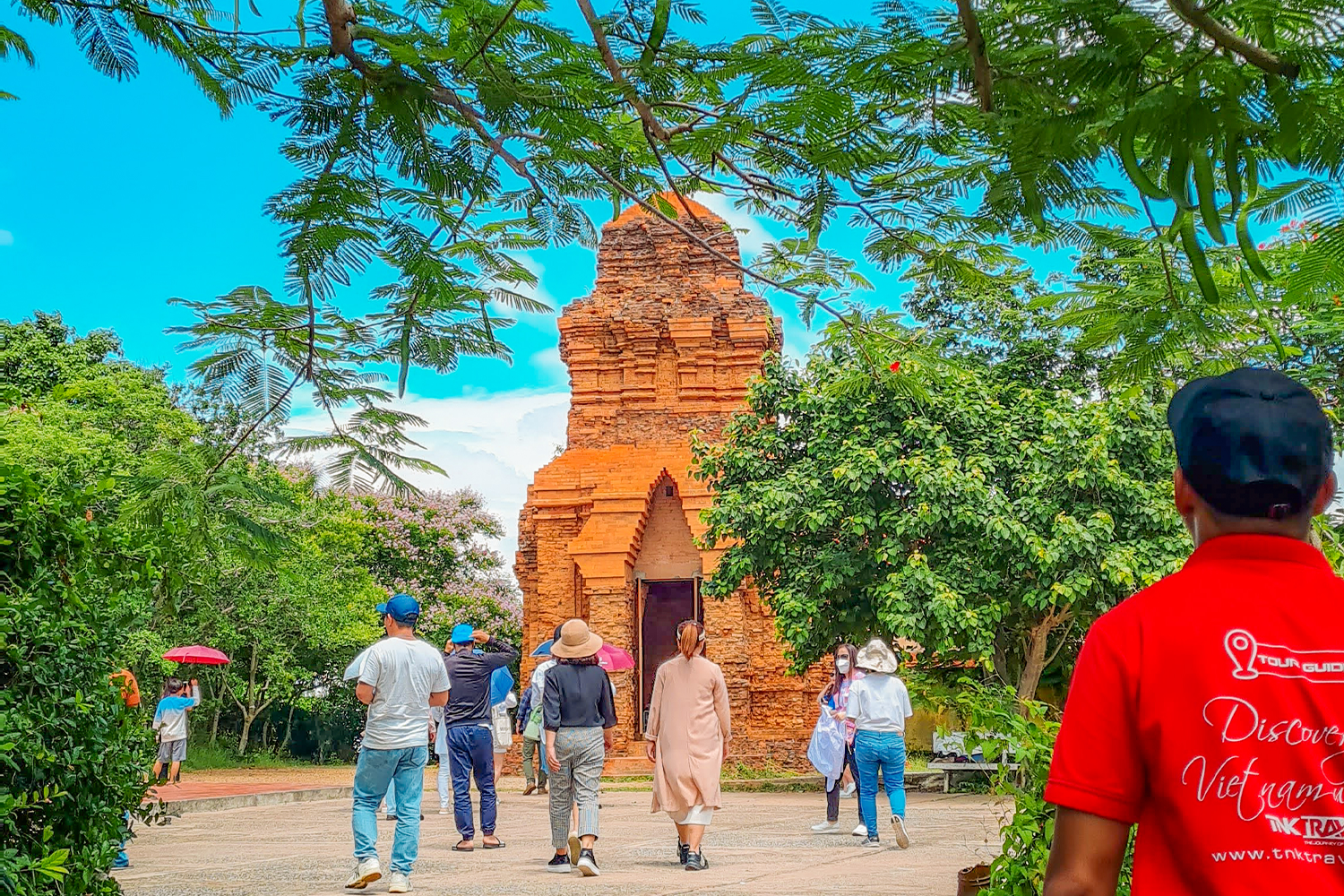 Poshanu Cham tower