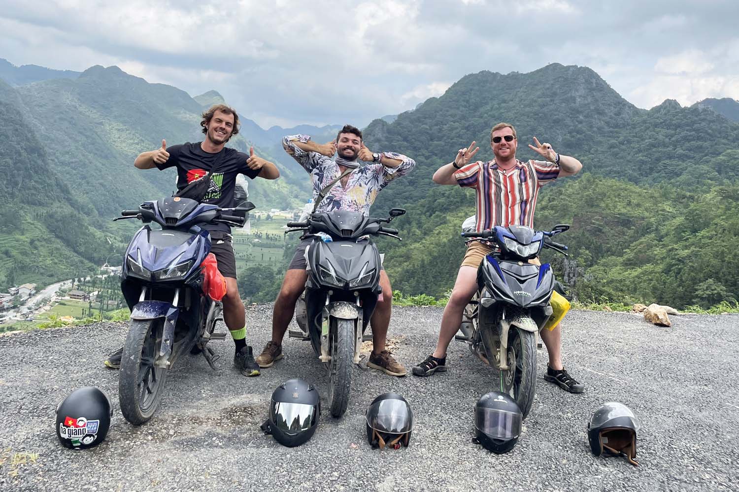 Group of friends on Ha Giang 2